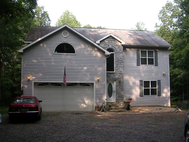 A picture of the property located at 27 WRIGHTS COVE TRL, FAIRVIEW NC 28730.