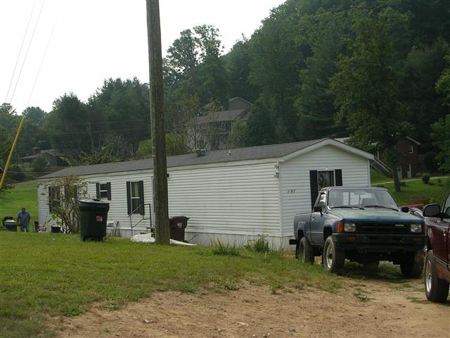 A picture of the property located at 187 OLD FORT RD, FAIRVIEW NC 28730.