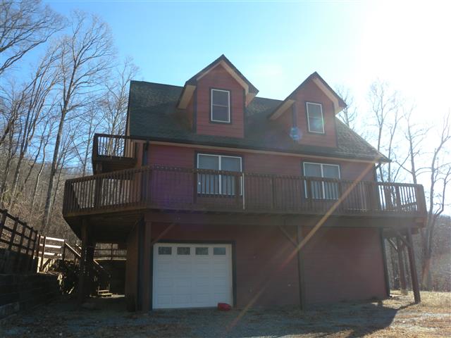 A picture of the property located at 11 ROBERTS DR, SWANNANOA NC 28778.