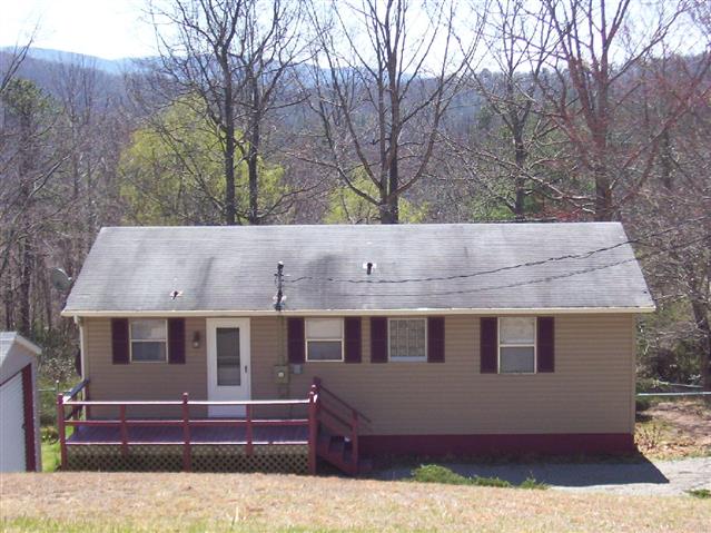 A picture of the property located at 33 MOUNTAIN VIEW RDG, FAIRVIEW NC 28730.