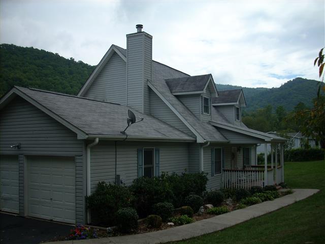 A picture of the property located at 25 DELLA REE LN, SWANNANOA NC 28778.
