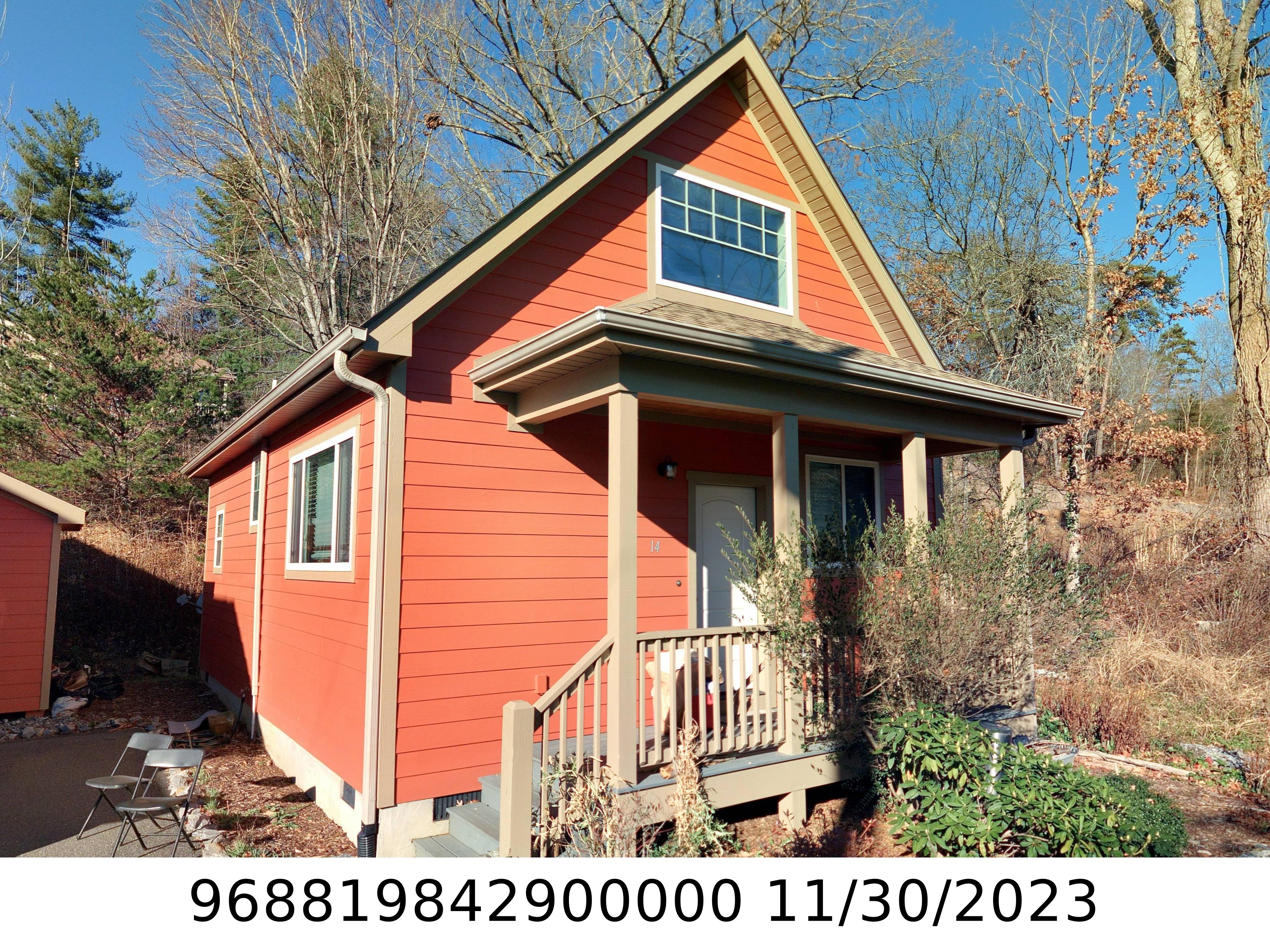 A picture of the property located at 10 STEADY AIM LN, SWANNANOA NC 28778.