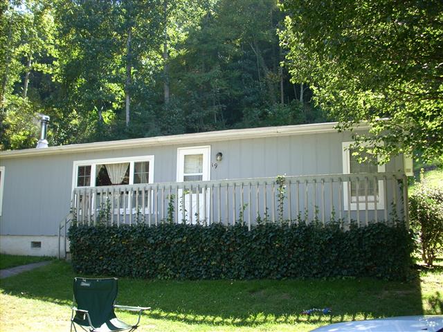 A picture of the property located at 19 SIMPLICITY LN, SWANNANOA NC 28778.