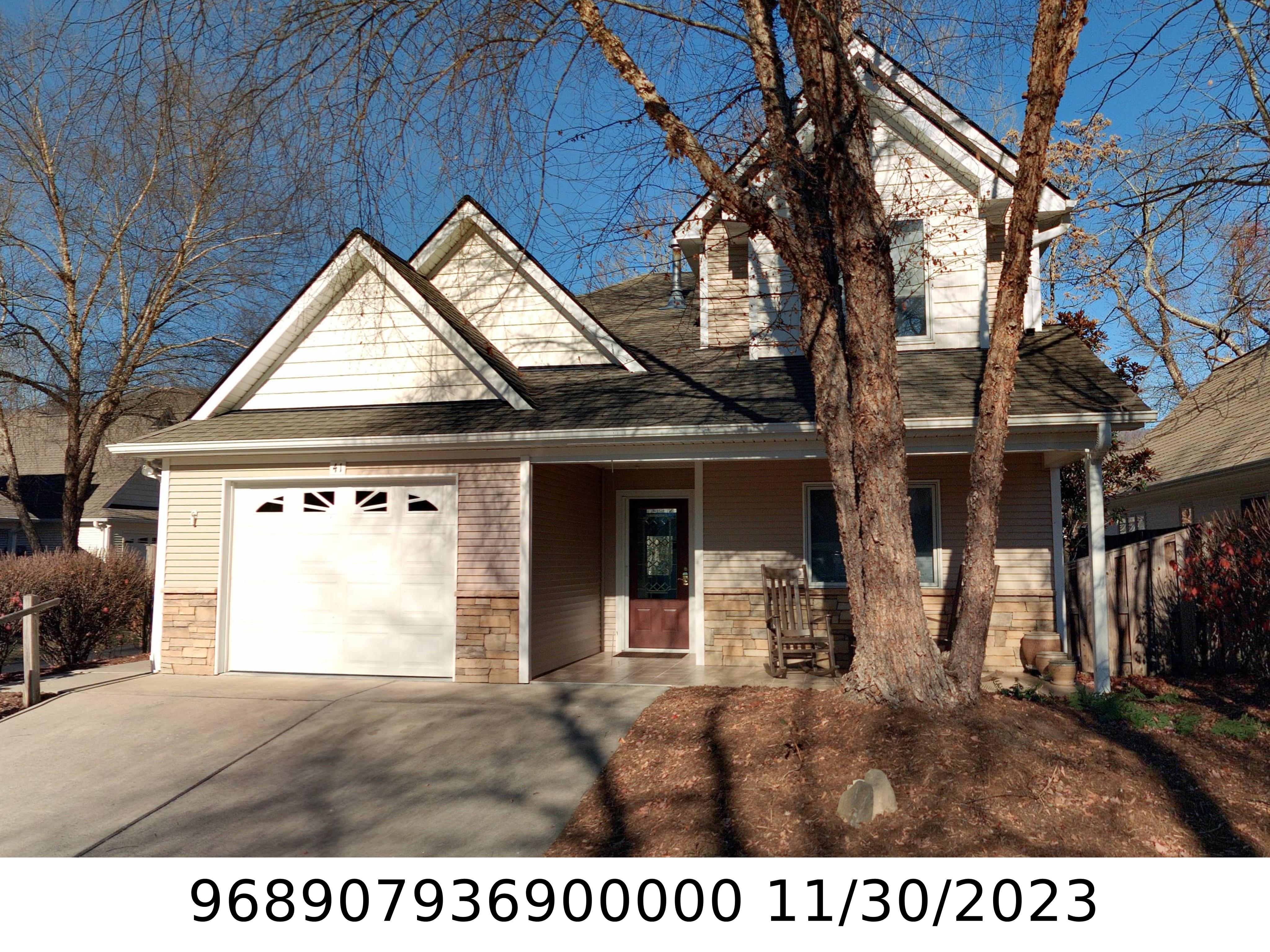 A picture of the property located at 41 BEEKEEPER TRL, SWANNANOA NC 28778.
