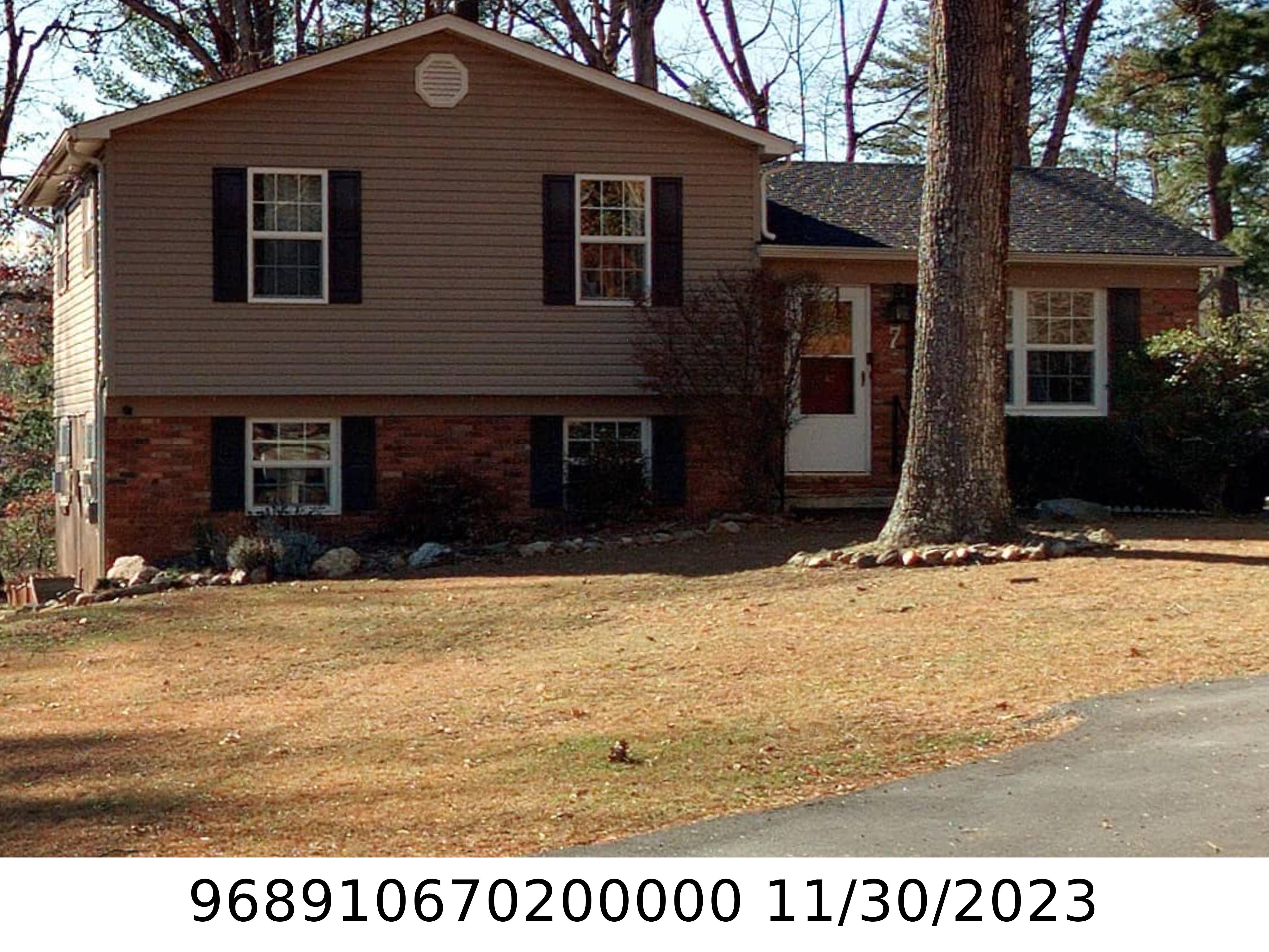 A picture of the property located at 7 KIMBERLY LN, SWANNANOA NC 28778.