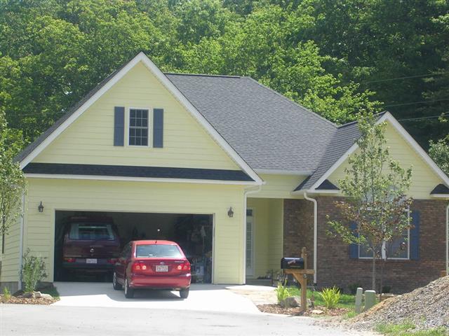 A picture of the property located at 5 SUNNYDALE CIR, SWANNANOA NC 28778.