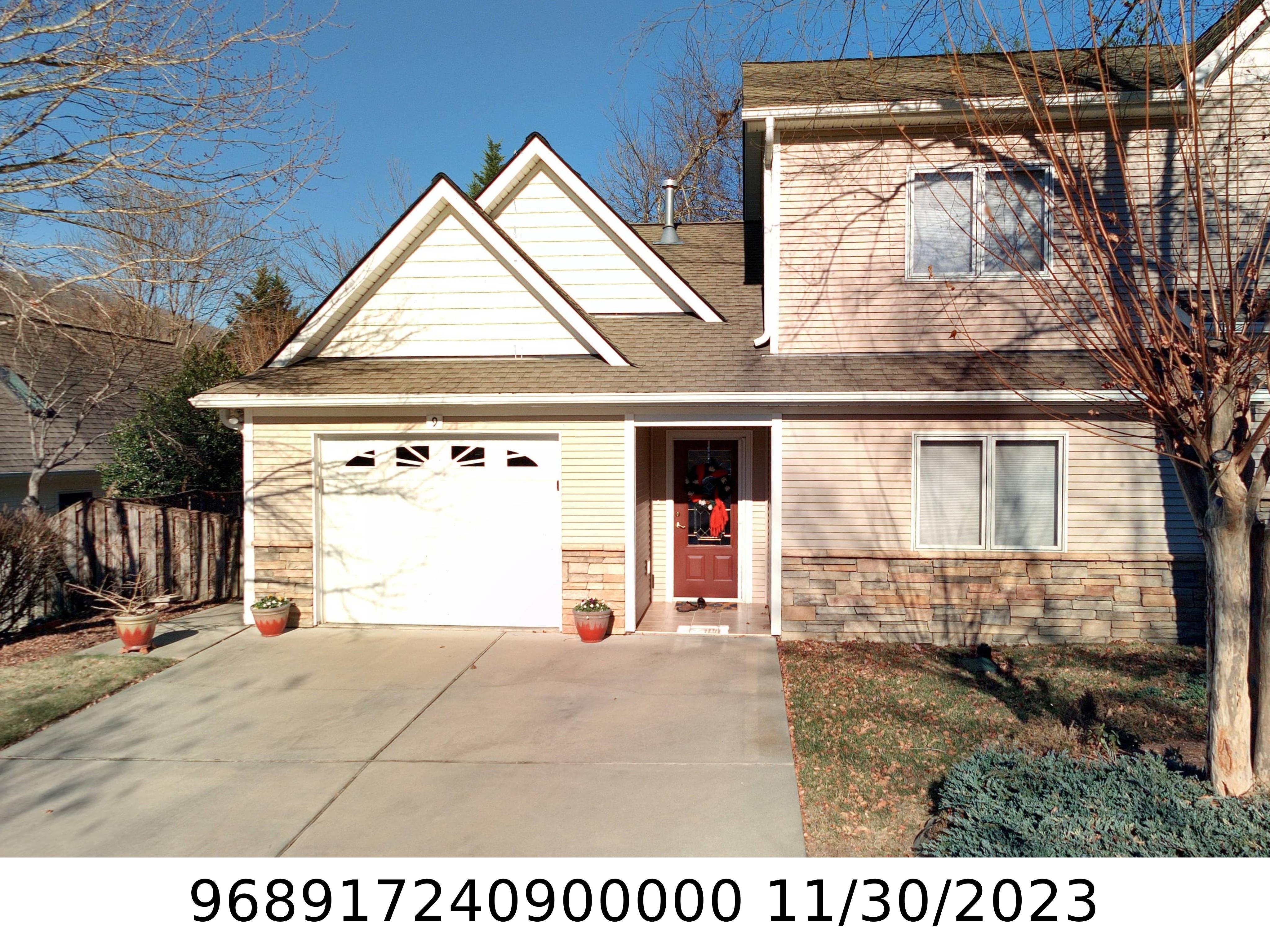 A picture of the property located at 9 BEEKEEPER TRL, SWANNANOA NC 28778.