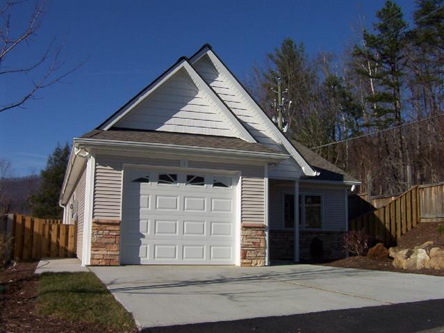 A picture of the property located at 1 HONEYCOMB CIR, SWANNANOA NC 28778.