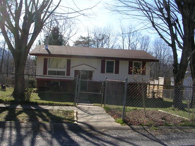 A picture of the property located at 207 MELODY CIR, SWANNANOA NC 28778.