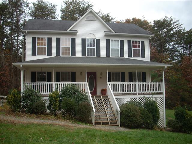 A picture of the property located at 146 MITCHELL VIEW RD, SWANNANOA NC 28778.