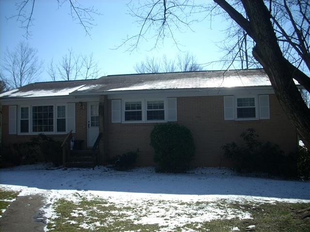 A picture of the property located at 8 SUNSET LN, SWANNANOA NC 28778.