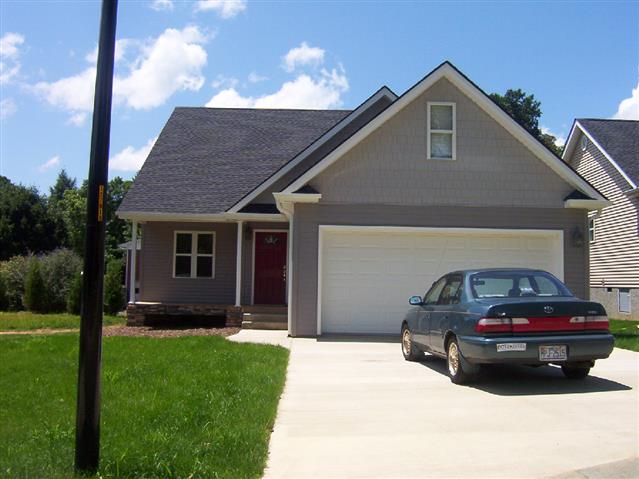 A picture of the property located at 12 WOODCREEK CIR, SWANNANOA NC 28778.