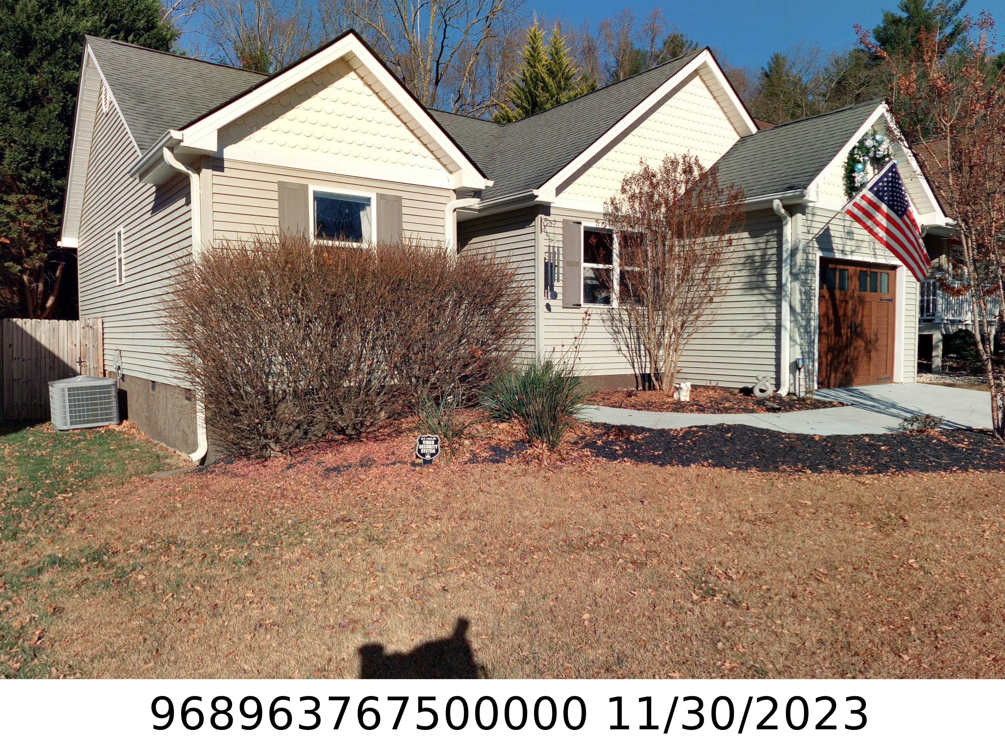 A picture of the property located at 32 WOODCREEK CIR, SWANNANOA NC 28778.