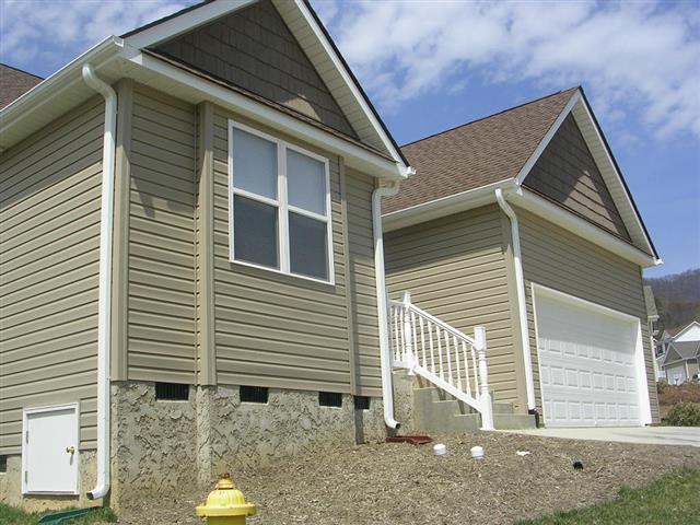 A picture of the property located at 111 WOODCREEK CIR, SWANNANOA NC 28778.