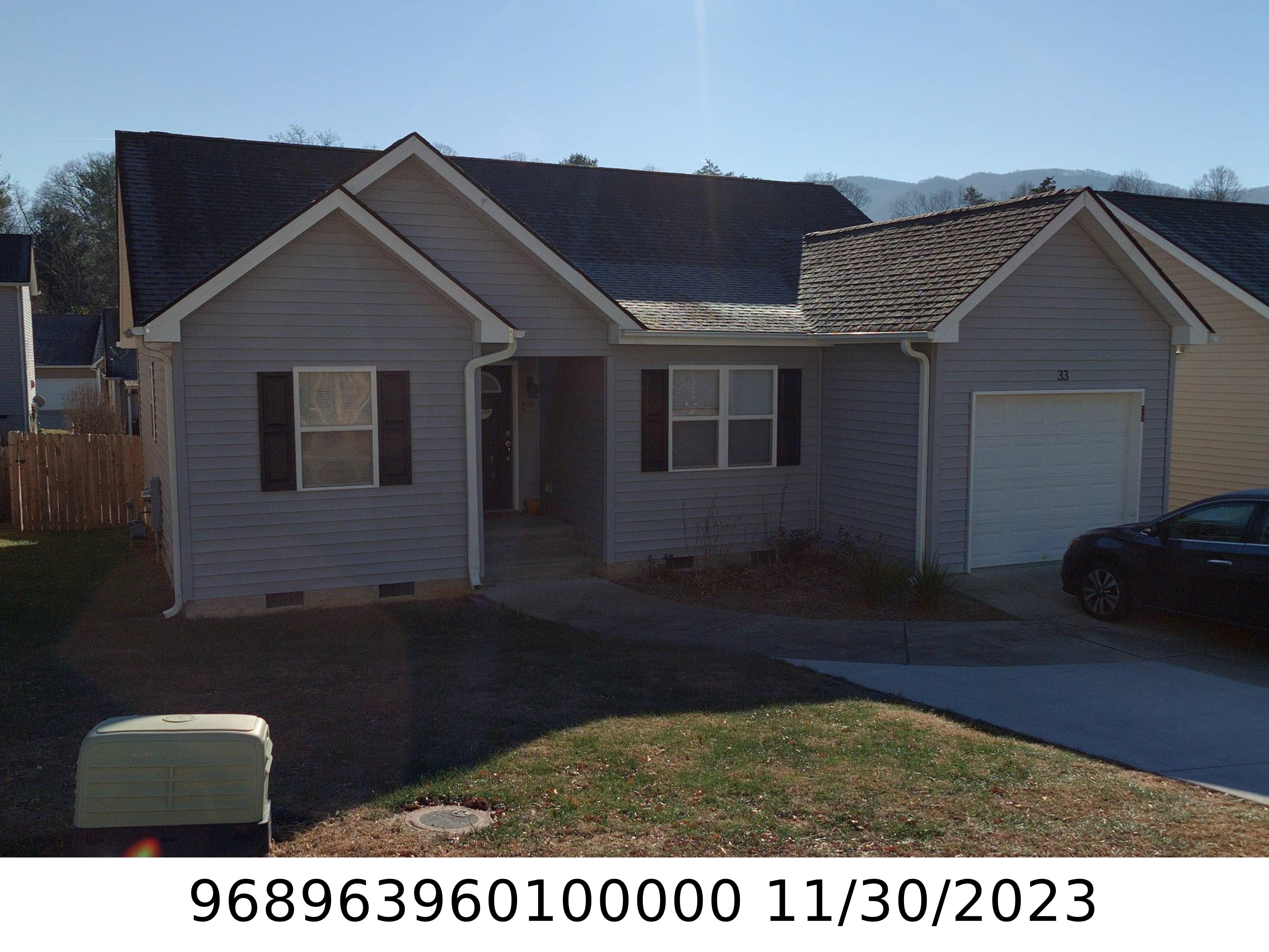 A picture of the property located at 33 WOODCREEK CIR, SWANNANOA NC 28778.