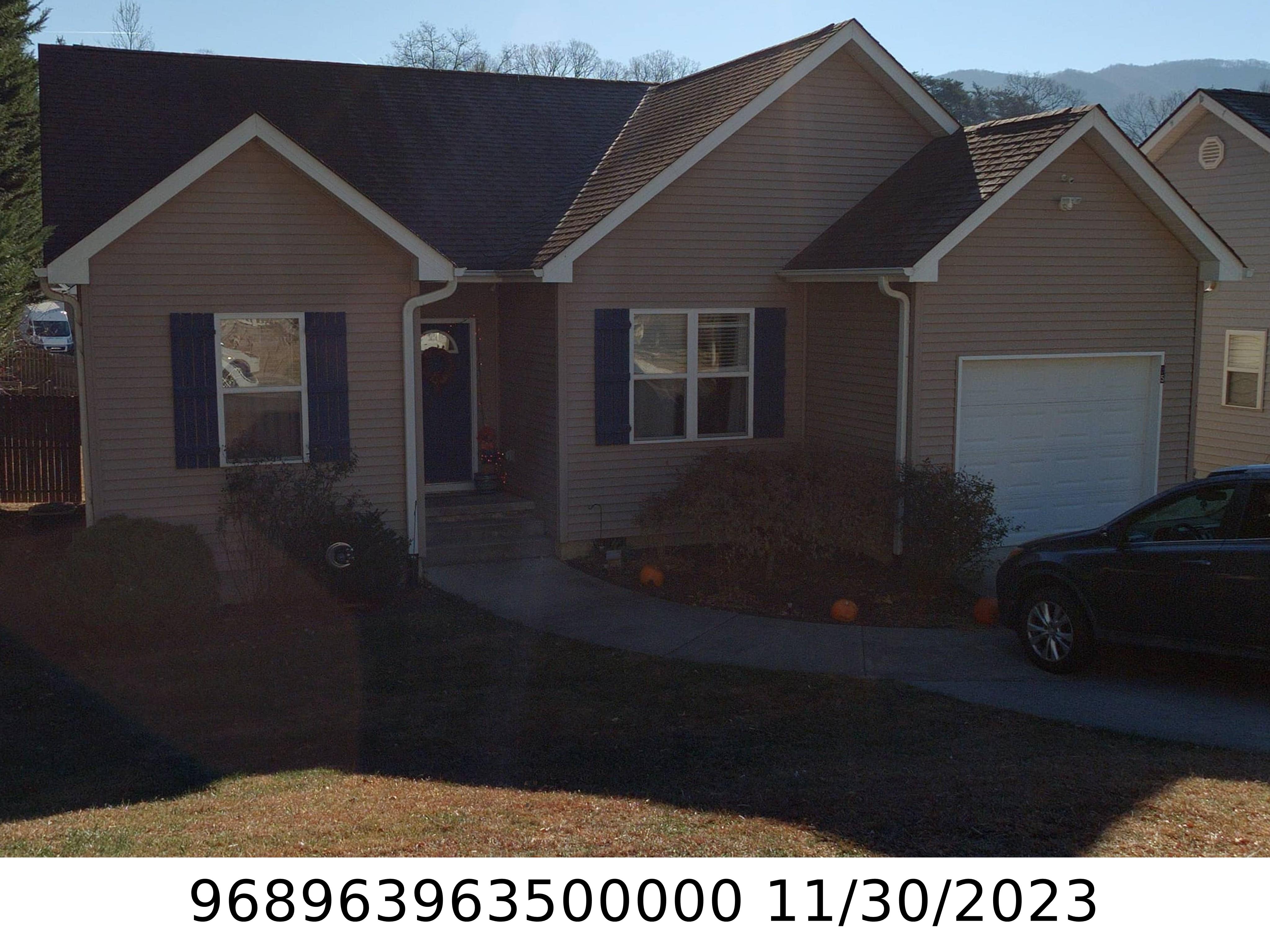 A picture of the property located at 35 WOODCREEK CIR, SWANNANOA NC 28778.