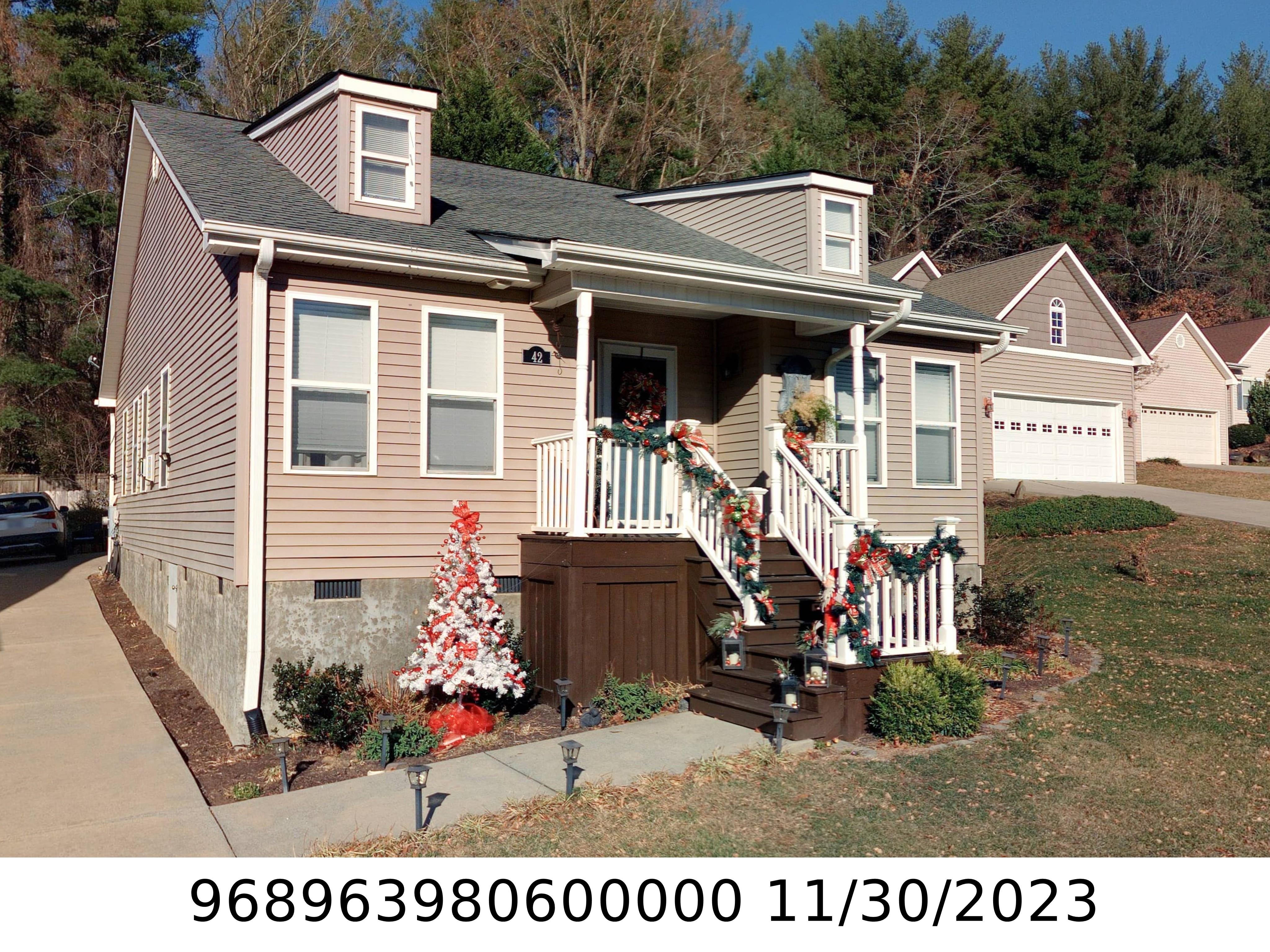 A picture of the property located at 42 WOODCREEK CIR, SWANNANOA NC 28778.