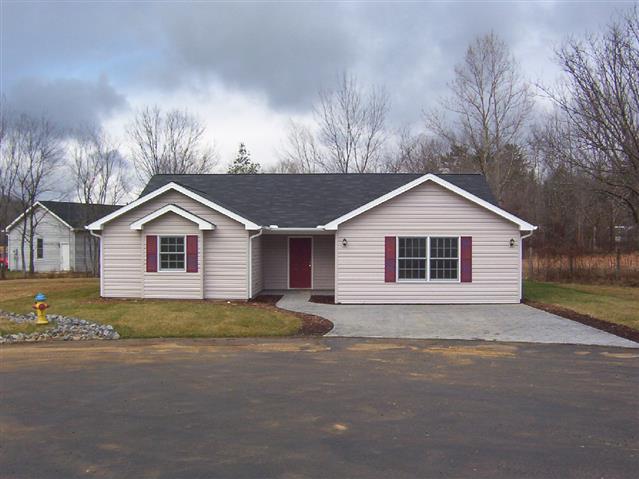 A picture of the property located at 25 BEE MEADOWS CIR, SWANNANOA NC 28778.