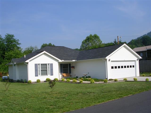 A picture of the property located at 9 BEE MEADOWS CIR, SWANNANOA NC 28778.