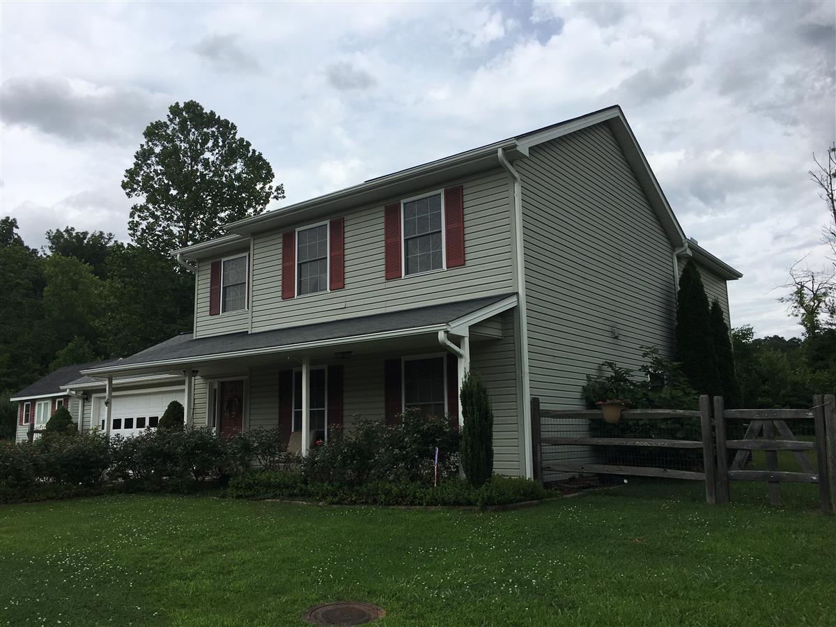 A picture of the property located at 10 BEE MEADOWS CIR, SWANNANOA NC 28778.