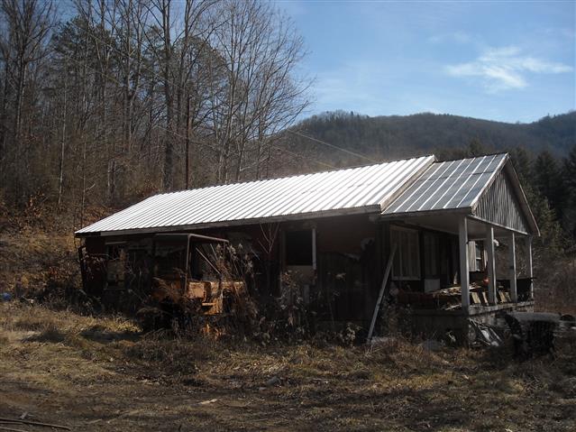 A picture of the property located at 1221 BRUSH CREEK CIR, FAIRVIEW NC 28730.