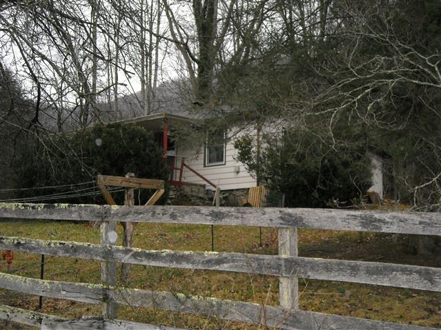 A picture of the property located at 1183 BRUSH CREEK CIR, FAIRVIEW NC 28730.