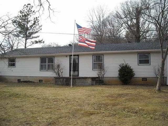 A picture of the property located at 24 HOLLY CREST LN, FAIRVIEW NC 28730.