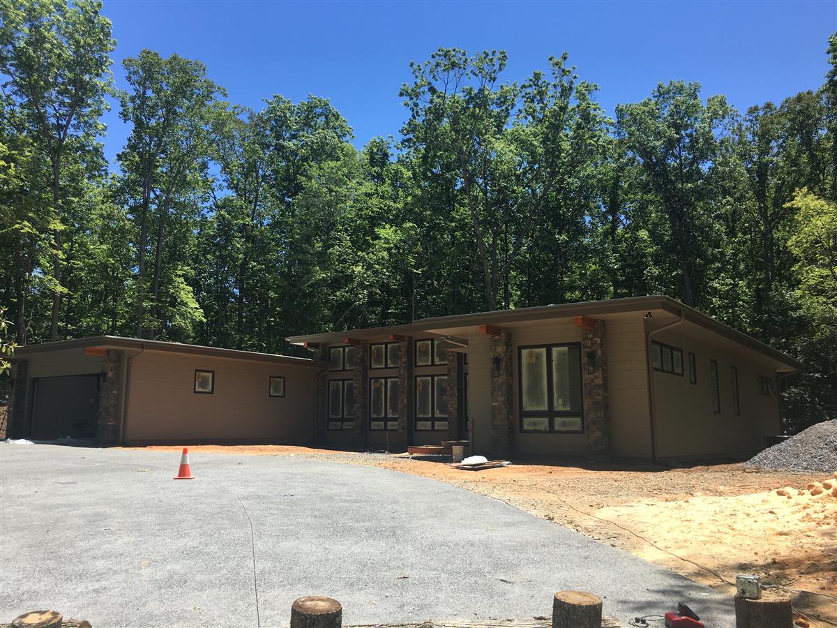 A picture of the property located at 319 FLYING CLOUD LN, FAIRVIEW NC 28730.