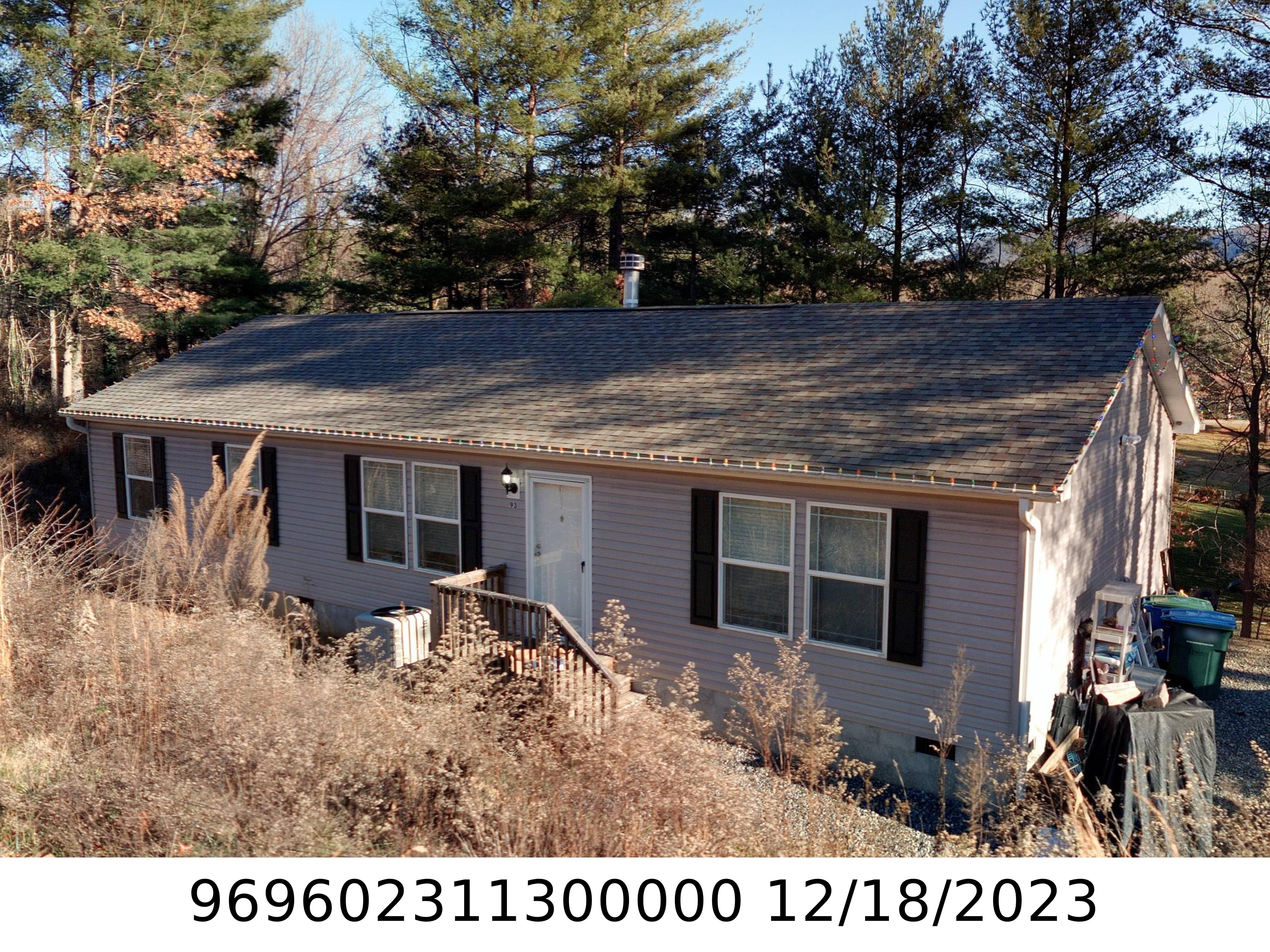 A picture of the property located at 93 CHURCH RD, FAIRVIEW NC 28730.
