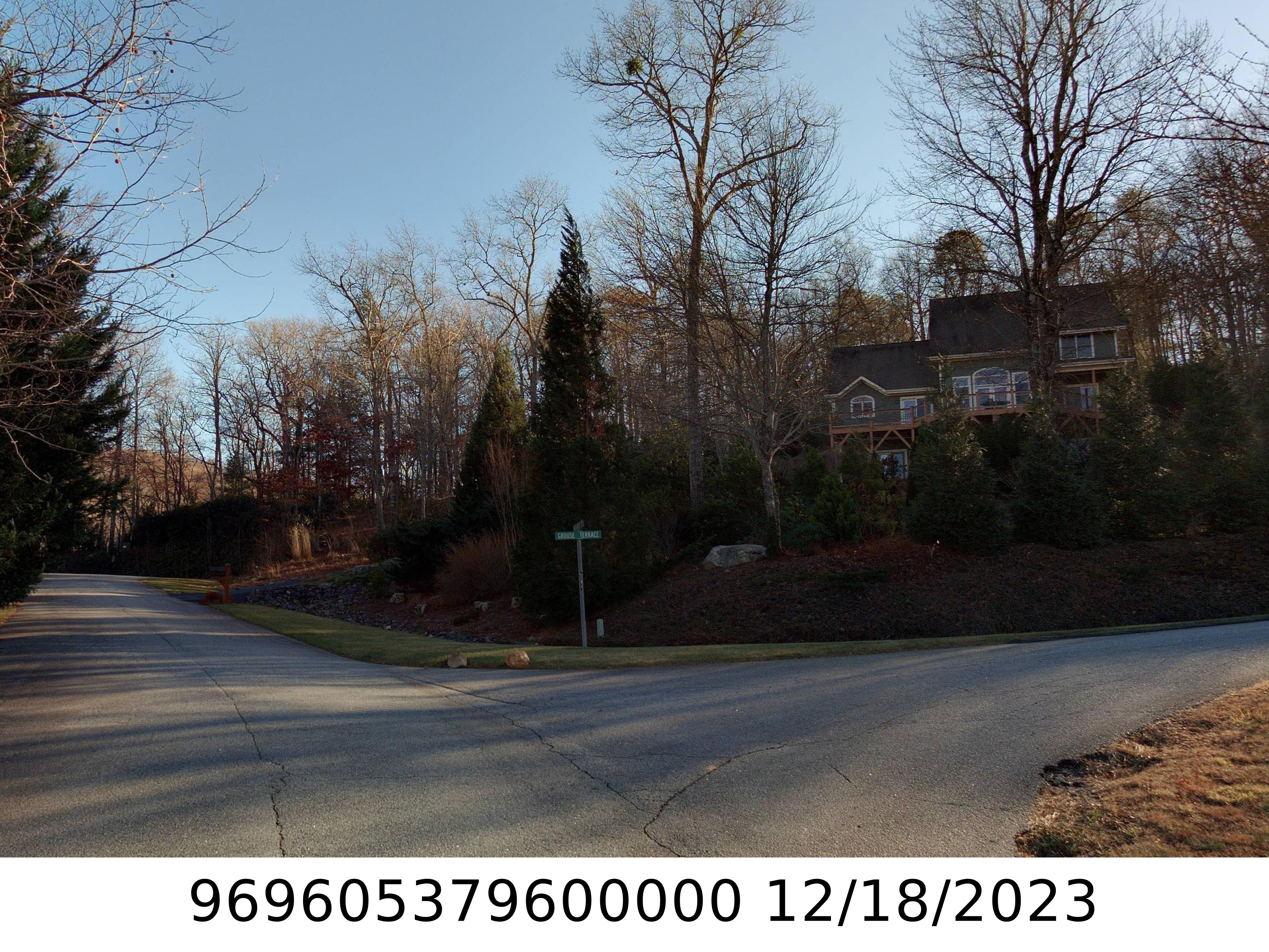 A picture of the property located at 55 NUTHATCH CT, FAIRVIEW NC 28730.