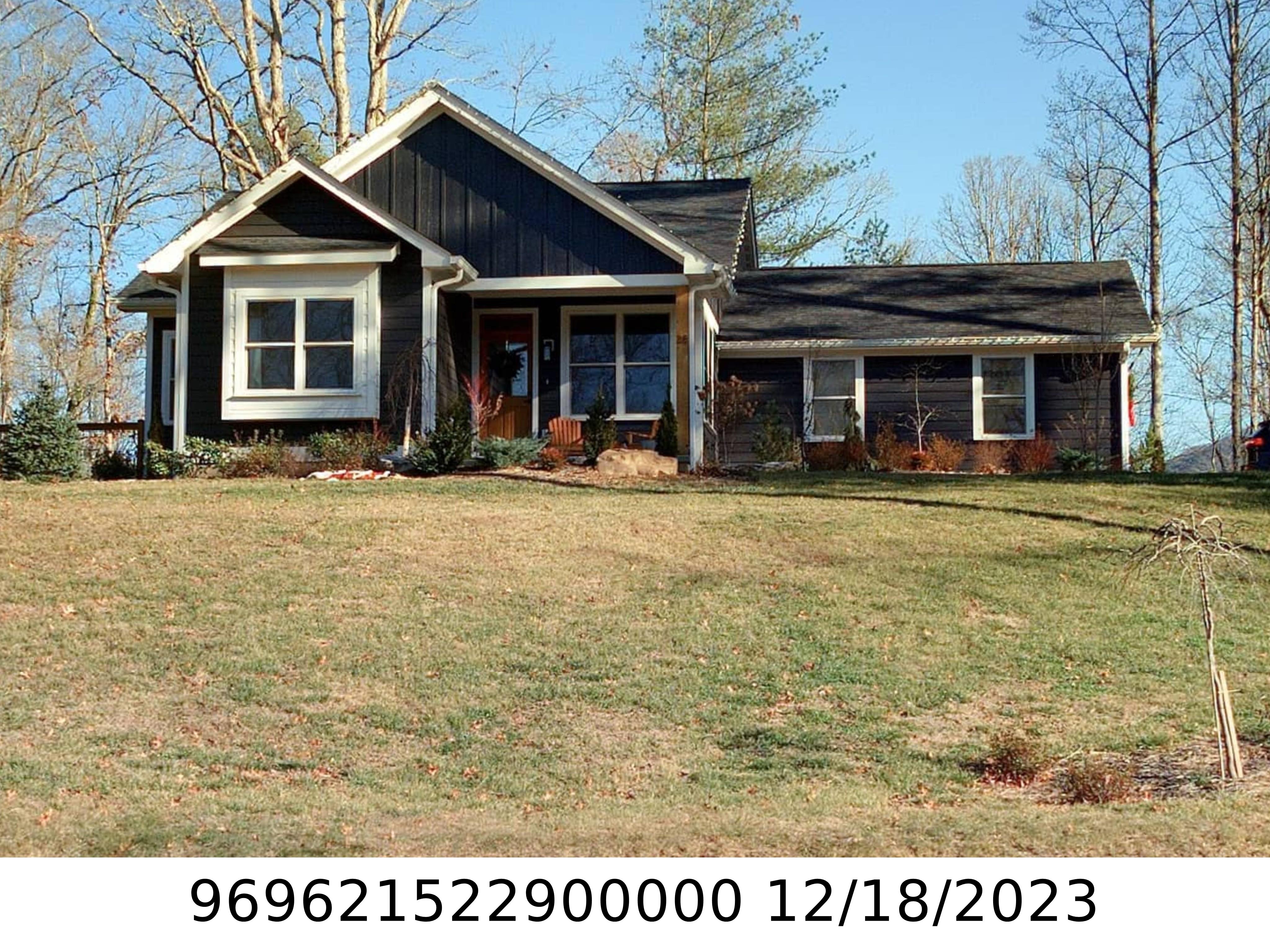 A picture of the property located at 38 TED LINN DR, FAIRVIEW NC 28730.