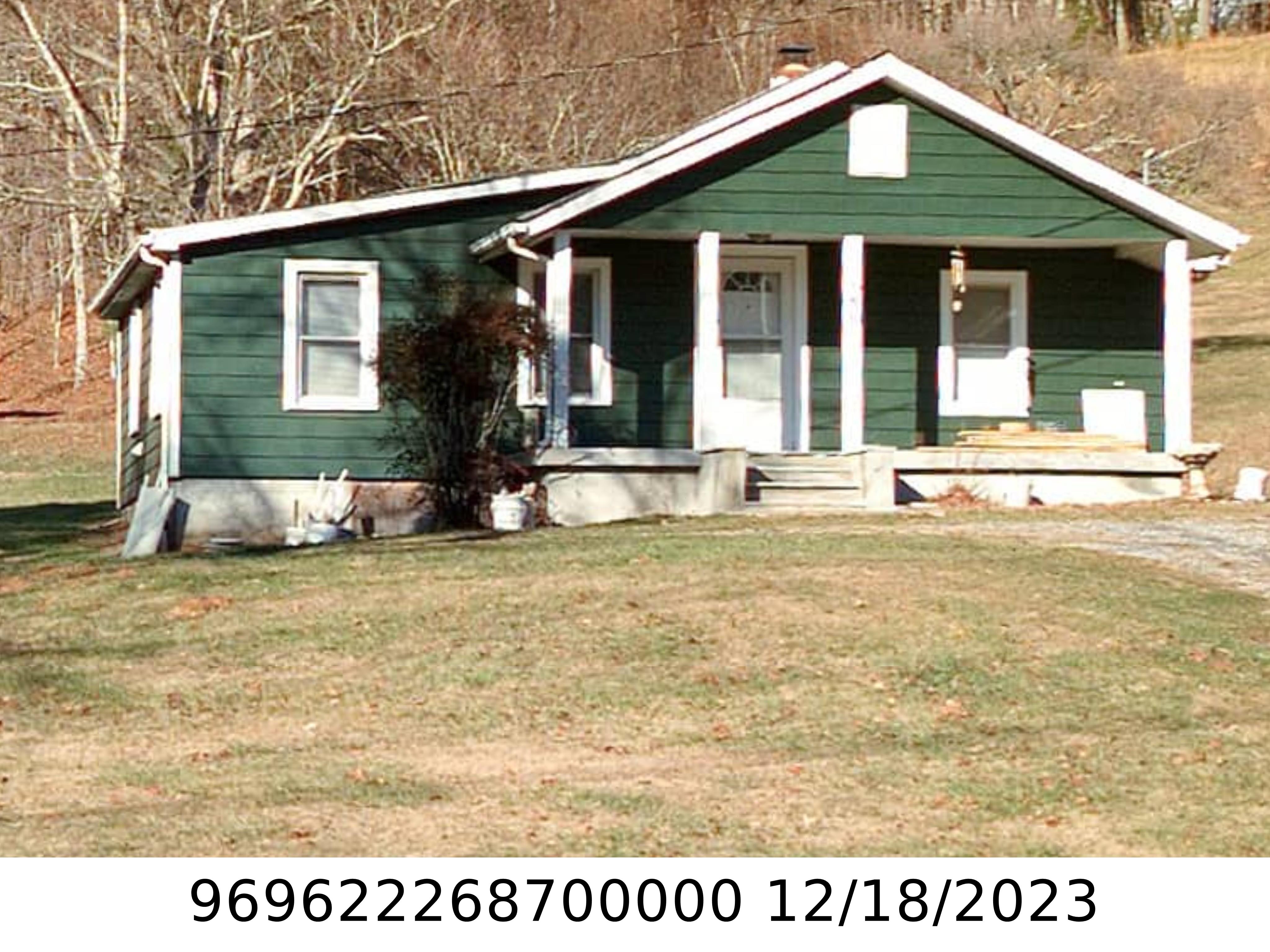 A picture of the property located at 160 GARREN CREEK RD, FAIRVIEW NC 28730.
