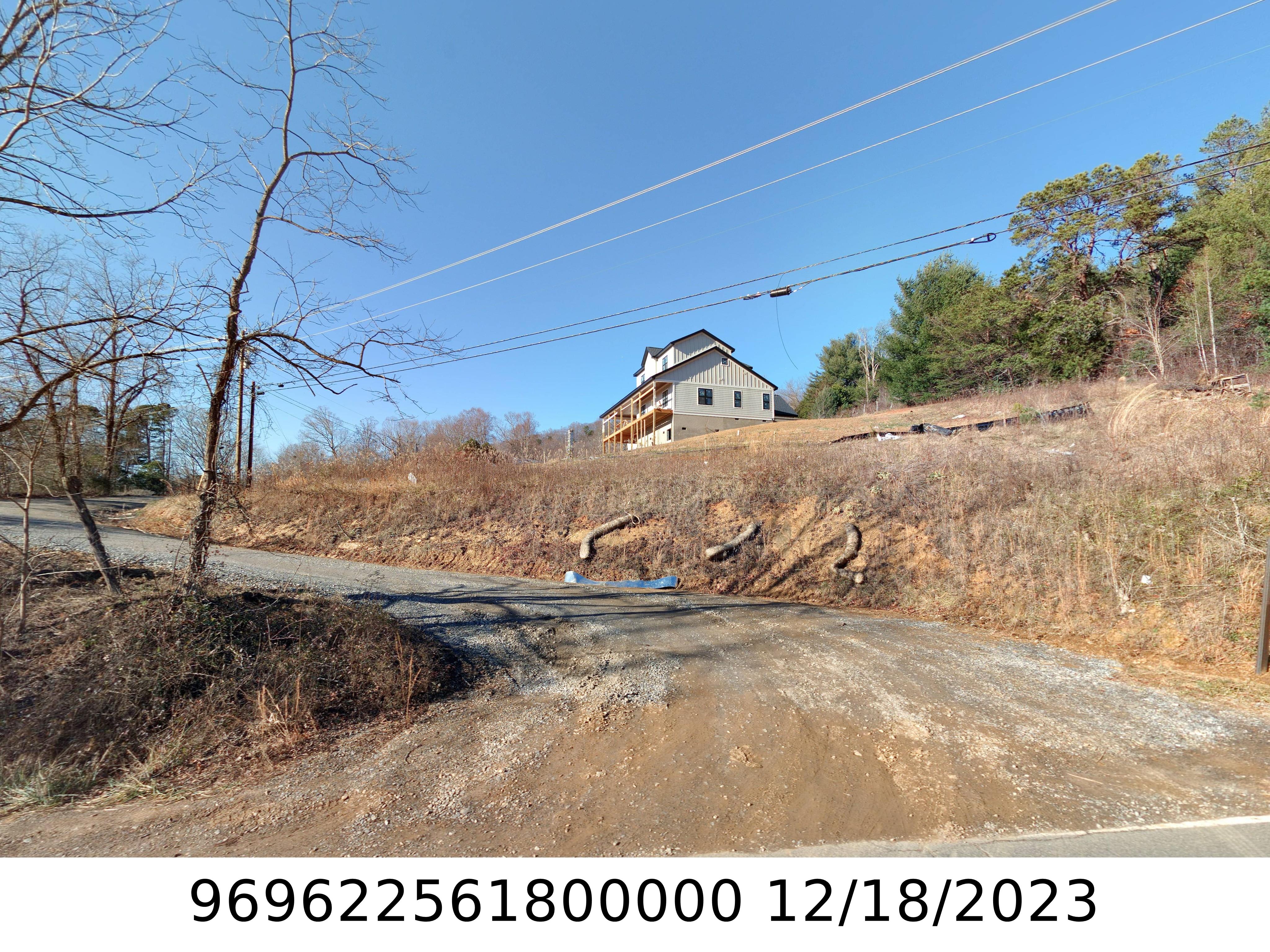 A picture of the property located at 168 GARREN CREEK RD, FAIRVIEW NC 28730.