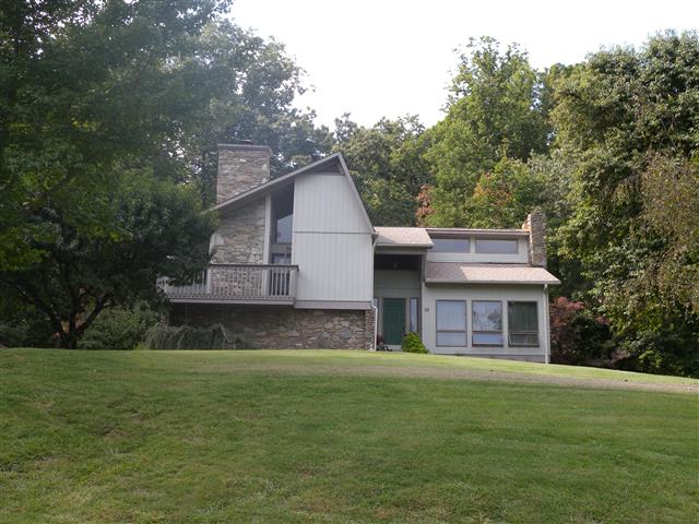 A picture of the property located at 58 WHITAKER VIEW RD, FAIRVIEW NC 28730.