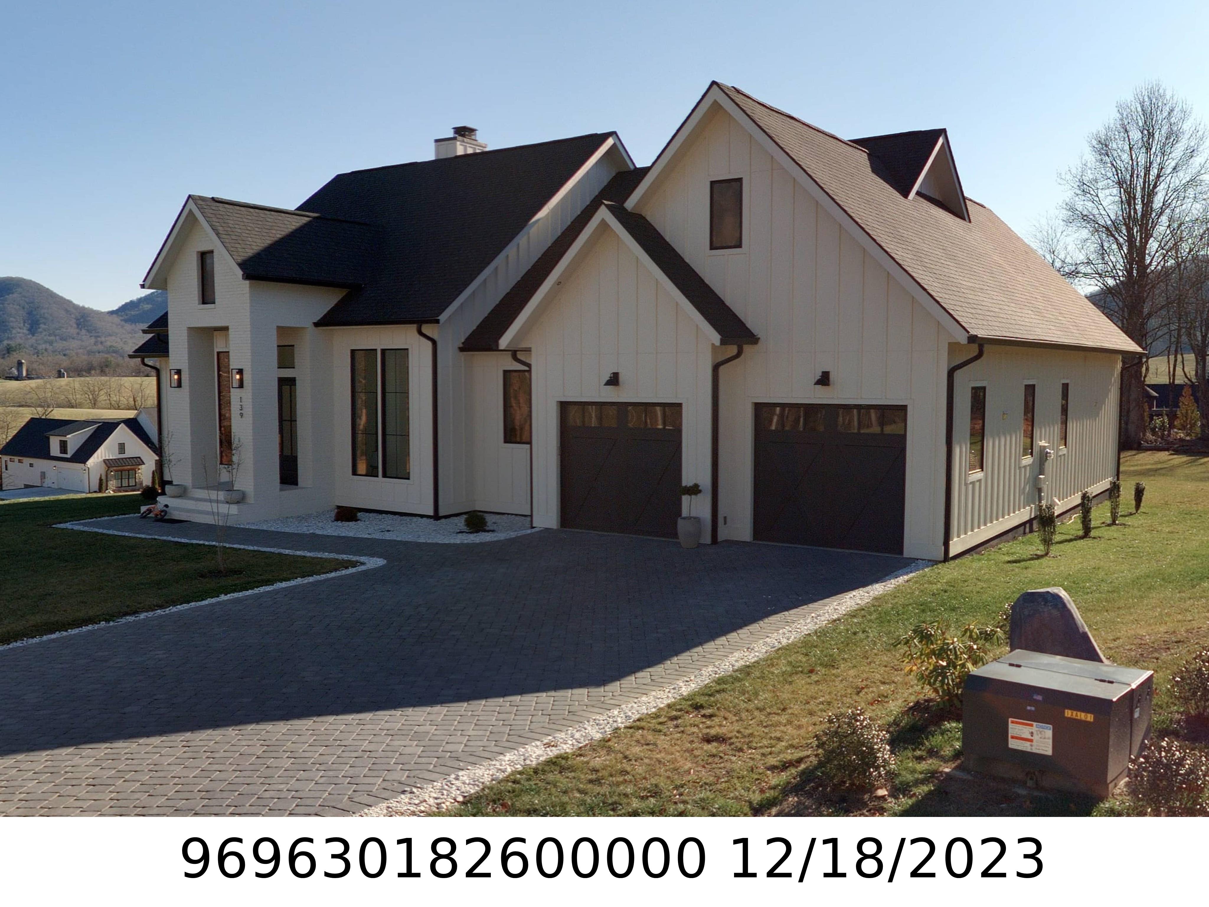 A picture of the property located at 139 ANNABELLE LINN DR, FAIRVIEW NC 28730.