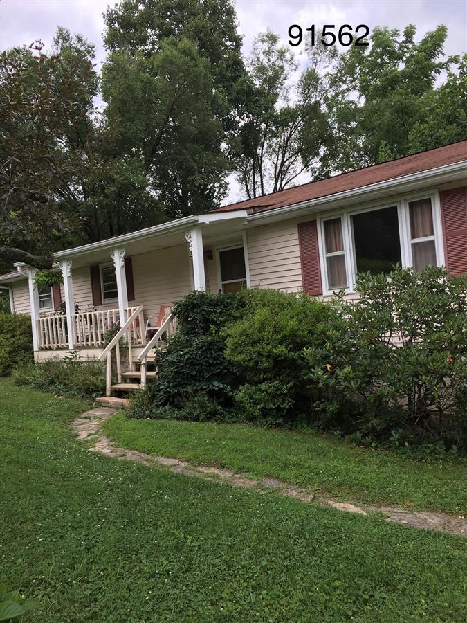 A picture of the property located at 31 GARREN LN, FAIRVIEW NC 28730.