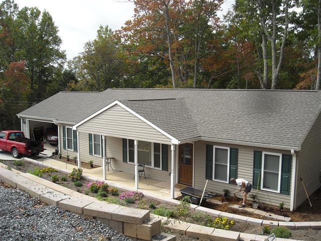 A picture of the property located at 98 WHITAKER CIR, FAIRVIEW NC 28730.