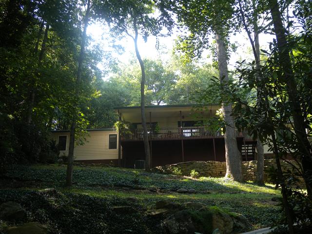 A picture of the property located at 18 WHITAKER LN, FAIRVIEW NC 28730.