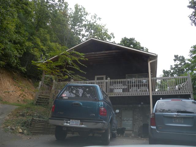 A picture of the property located at 49 GARREN LN, FAIRVIEW NC 28730.