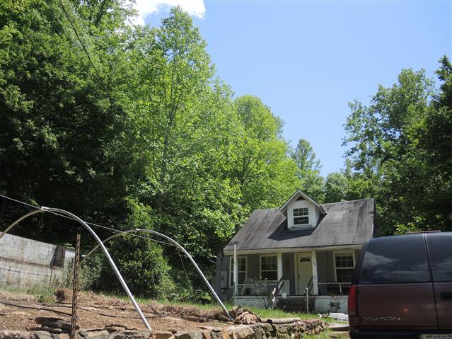 A picture of the property located at 55 HEAVENLY LN, FAIRVIEW NC 28730.