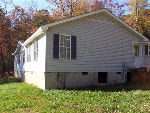 A picture of the property located at 74 MOUNTAIN VIEW RDG, FAIRVIEW NC 28730.