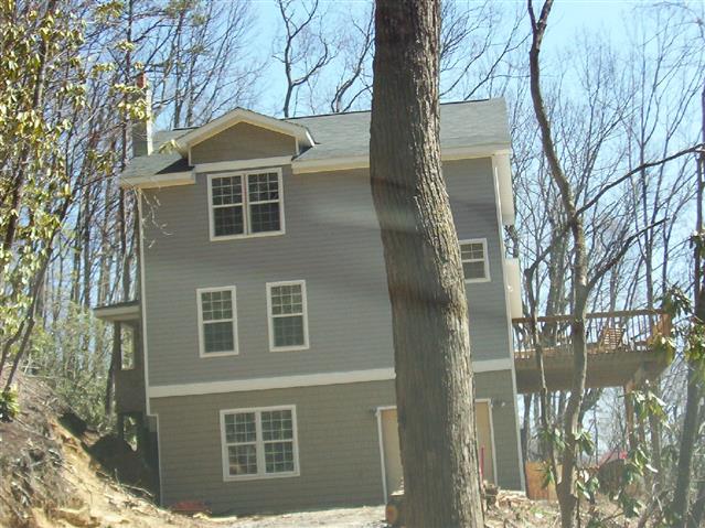 A picture of the property located at 75 MOUNTAIN VIEW RDG, FAIRVIEW NC 28730.