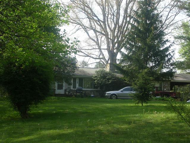 A picture of the property located at 729 OLD FORT RD, FAIRVIEW NC 28730.