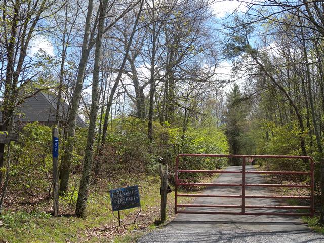 A picture of the property located at 52 CHERRY FOREST LN, FAIRVIEW NC 28730.