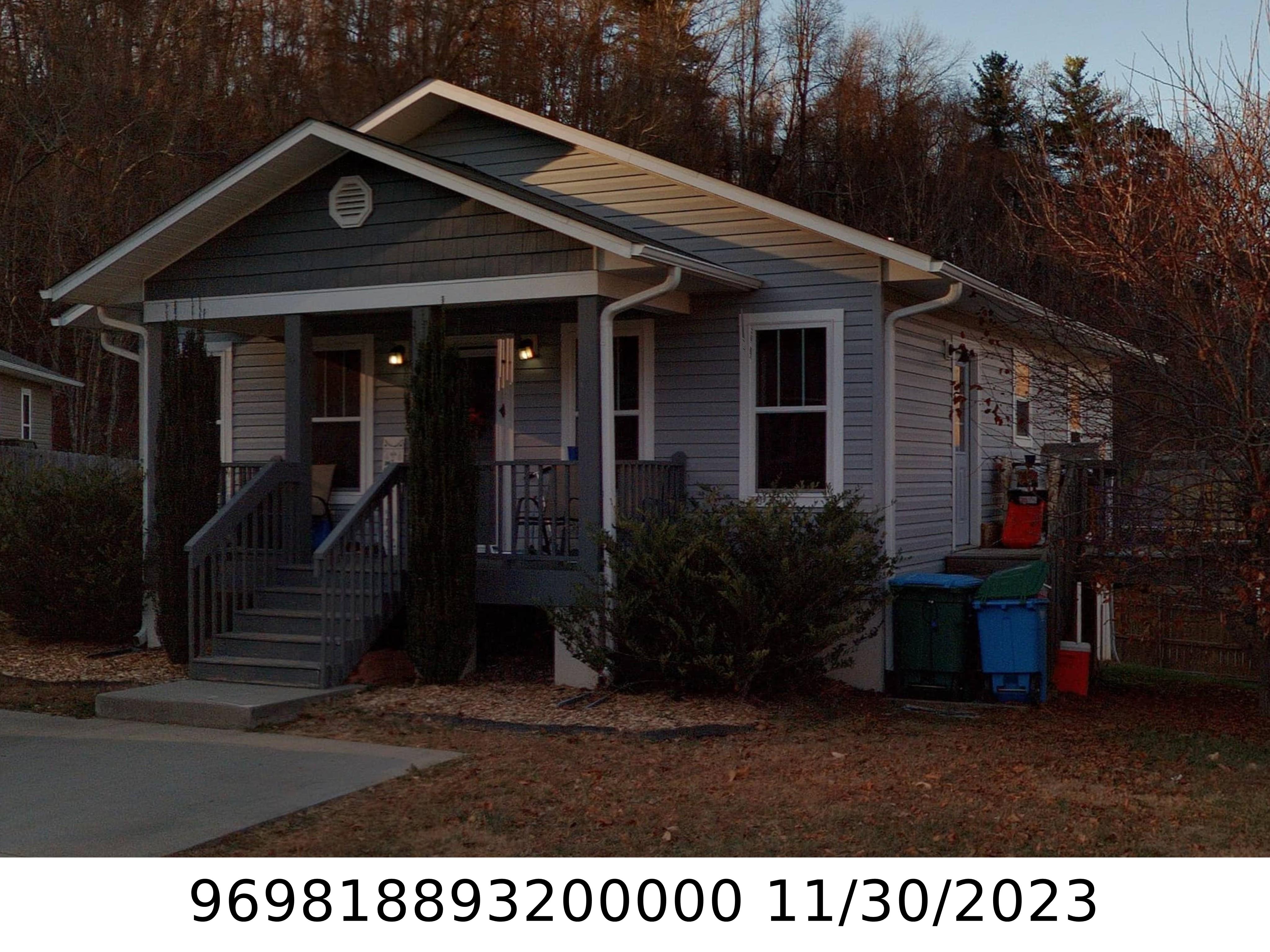 A picture of the property located at 4 NOLAN FIELD LN, SWANNANOA NC 28778.
