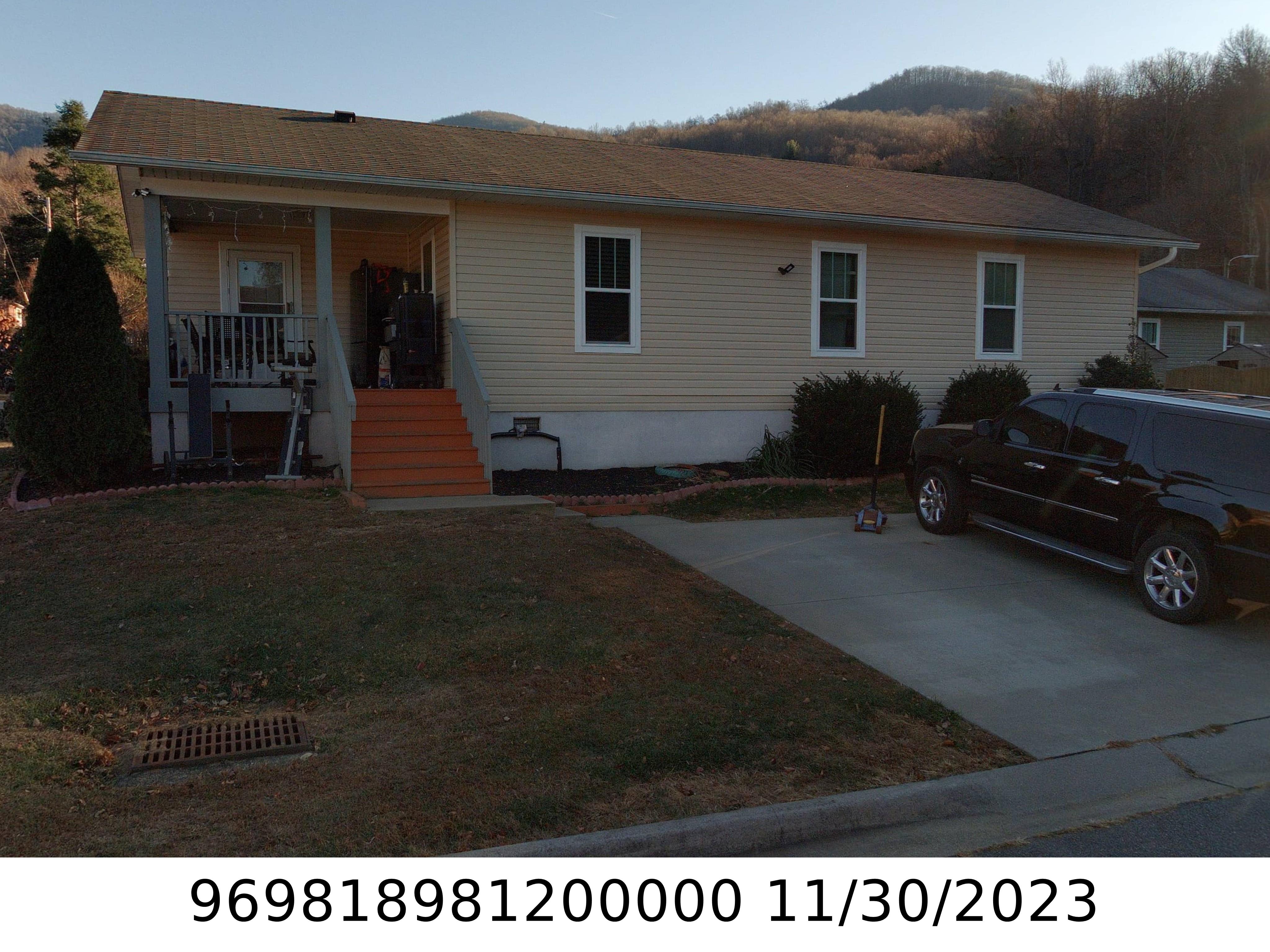 A picture of the property located at 404 DENNIS ST, SWANNANOA NC 28778.