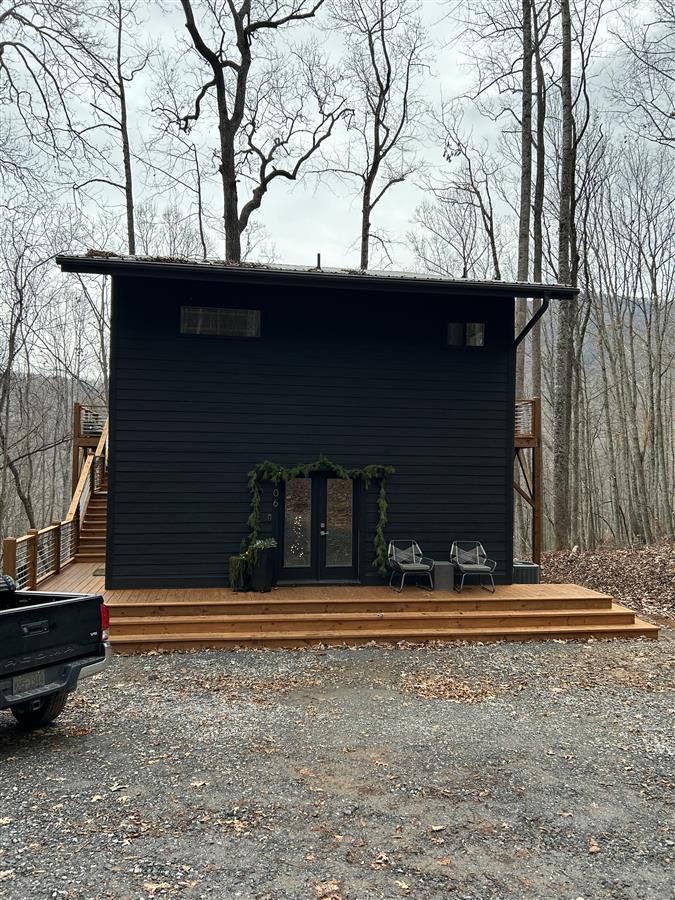 A picture of the property located at 106 DILLINGHAM ESTATES TRL, SWANNANOA NC 28778.