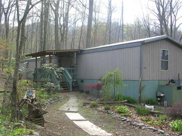 A picture of the property located at 31 ONEIL CIR, SWANNANOA NC 28778.