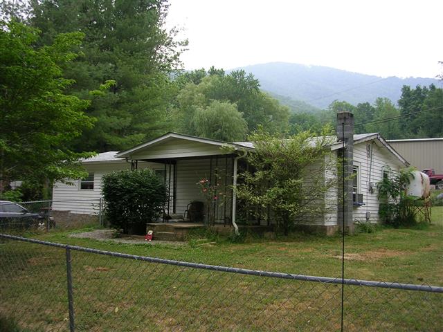 A picture of the property located at 5 ELVIS LN, SWANNANOA NC 28778.