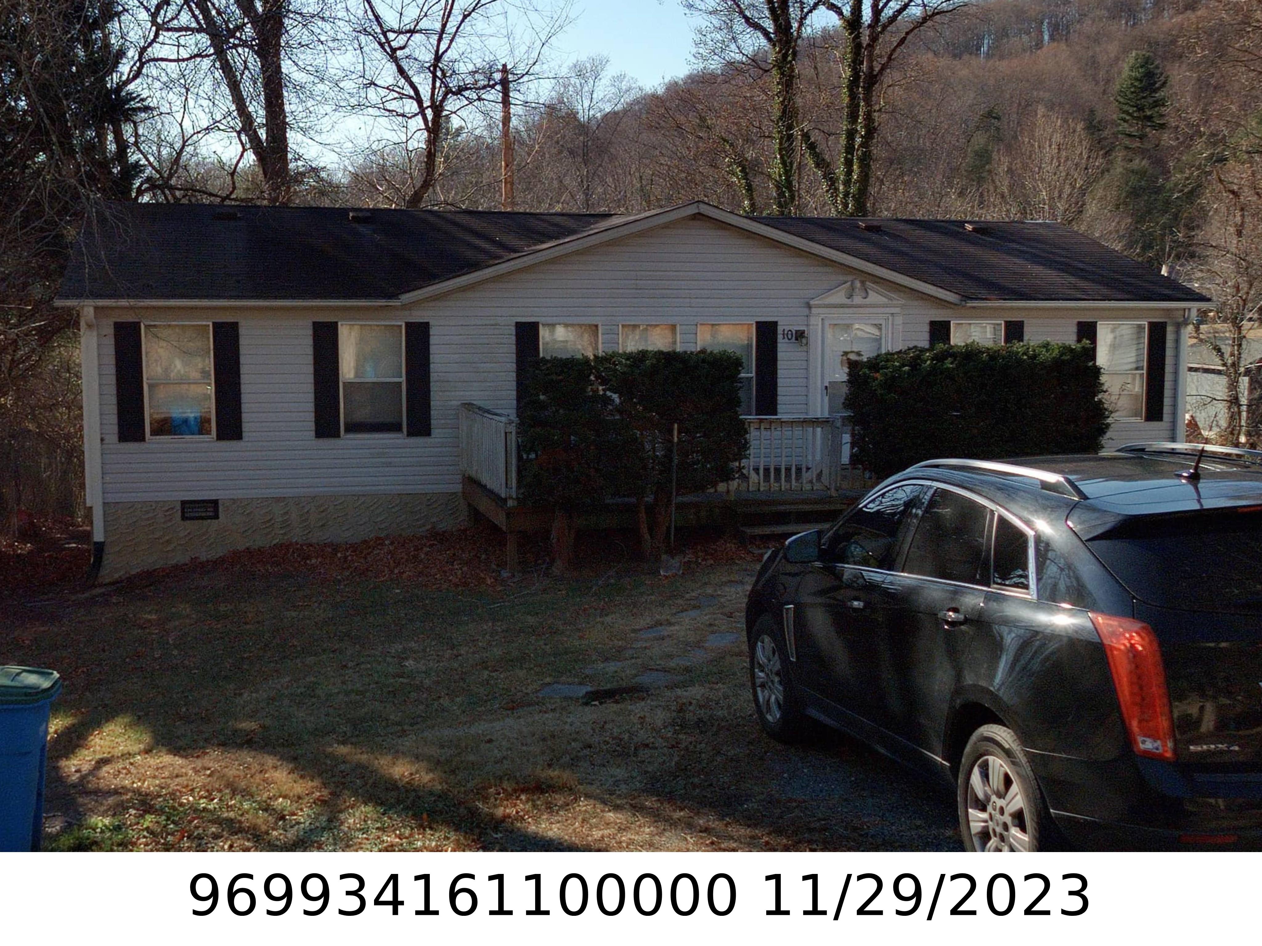 A picture of the property located at 10 HEAVEN BOUND BLVD, SWANNANOA NC 28778.